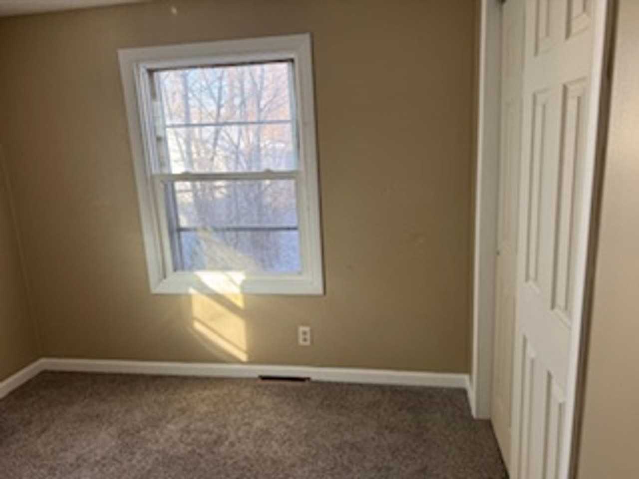 63 Zuma St - Photo 2 of 12