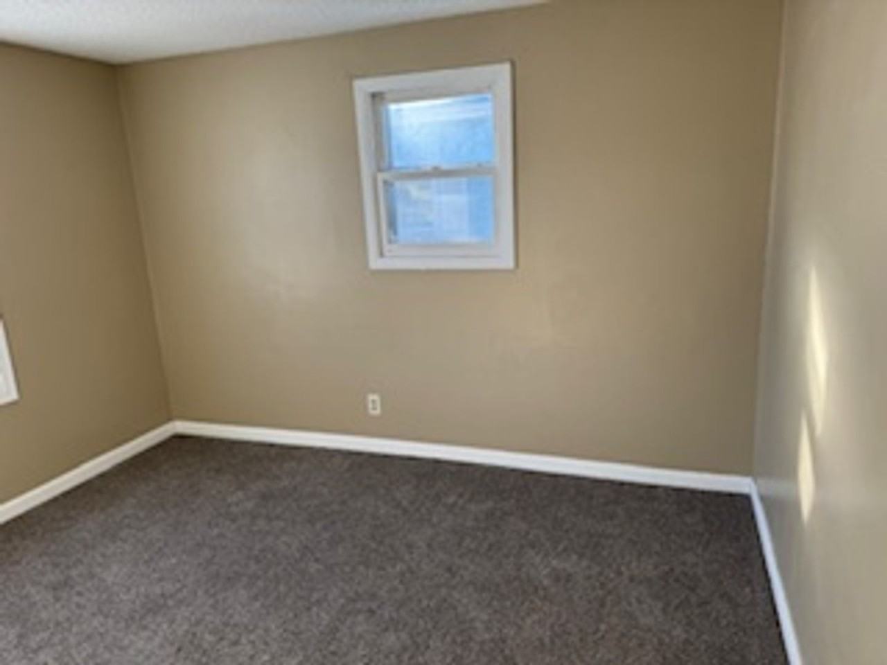 63 Zuma St - Photo 3 of 12