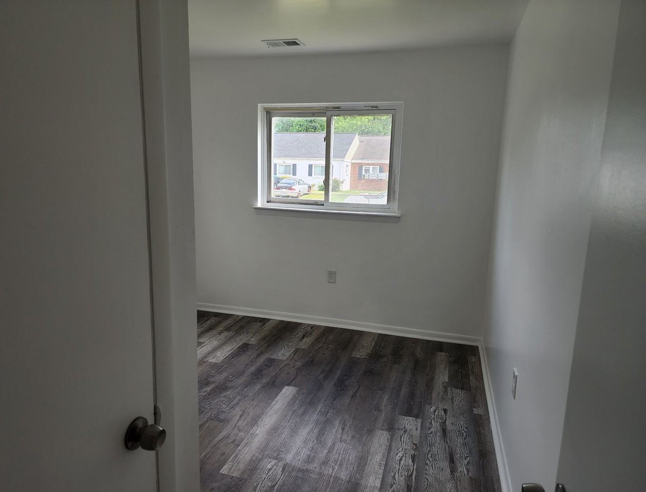 39 Simonds Dr - Photo 4 of 20