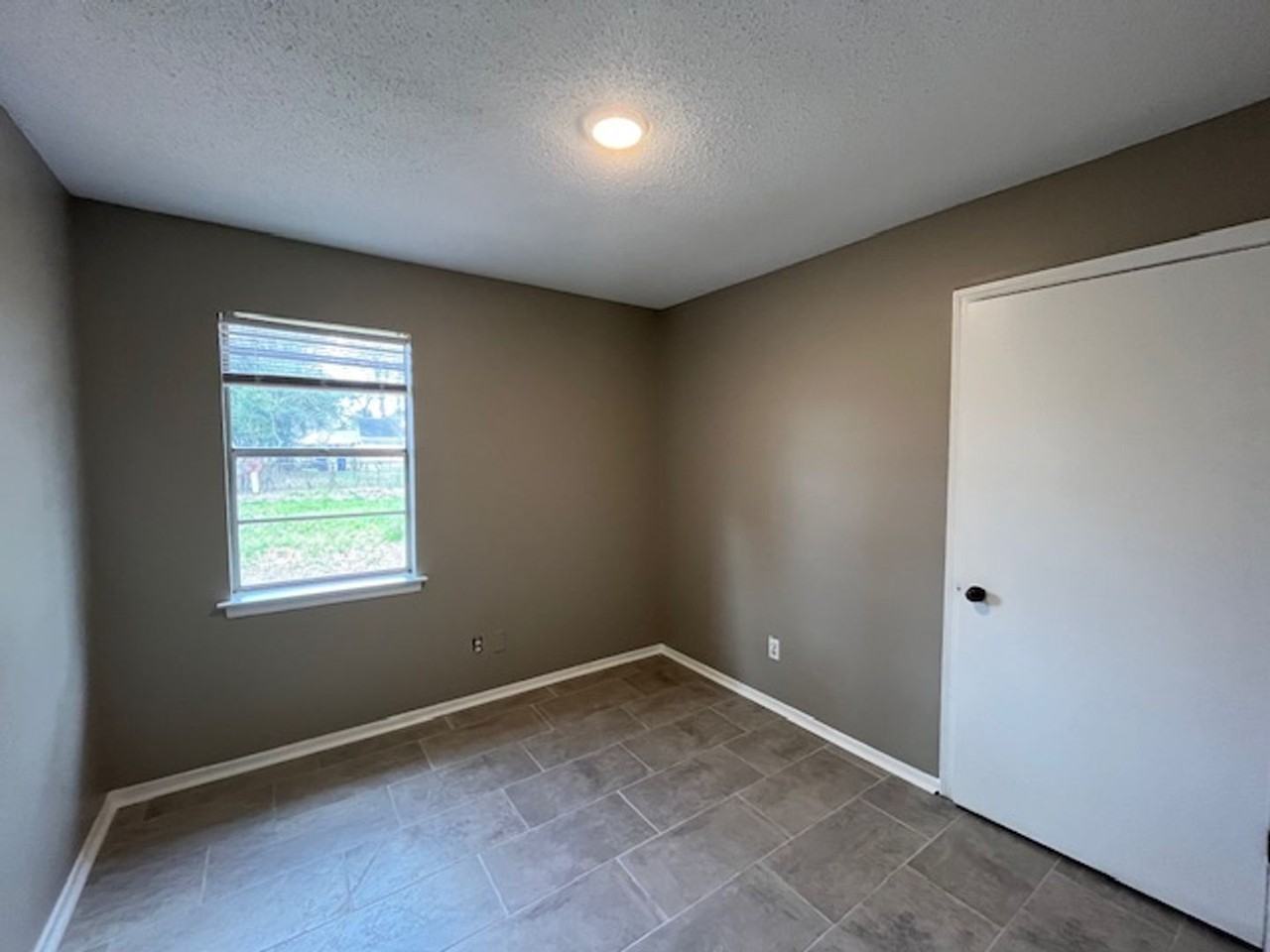 3016 Mayfair Dr - Photo 6 of 10