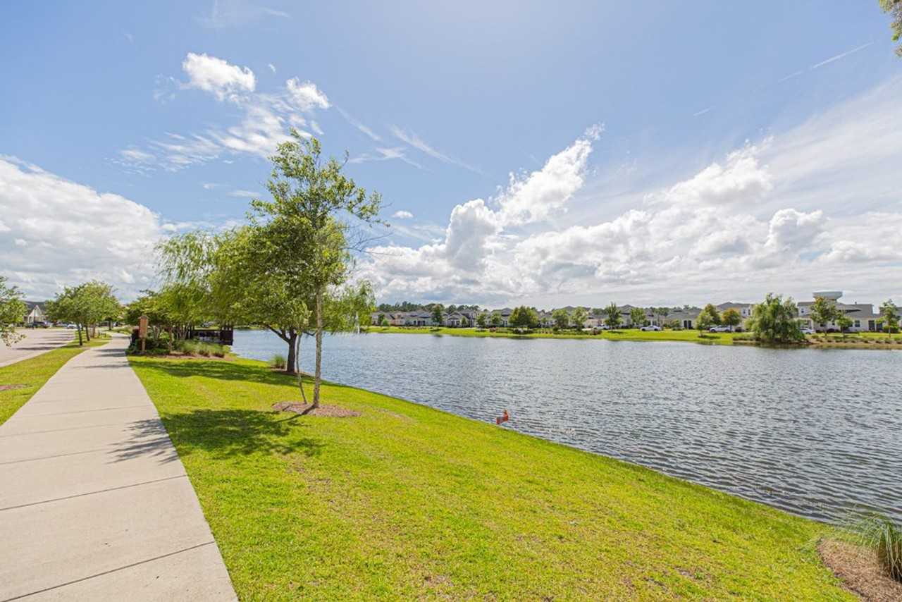 1749 Paddington St - Photo 7 of 39