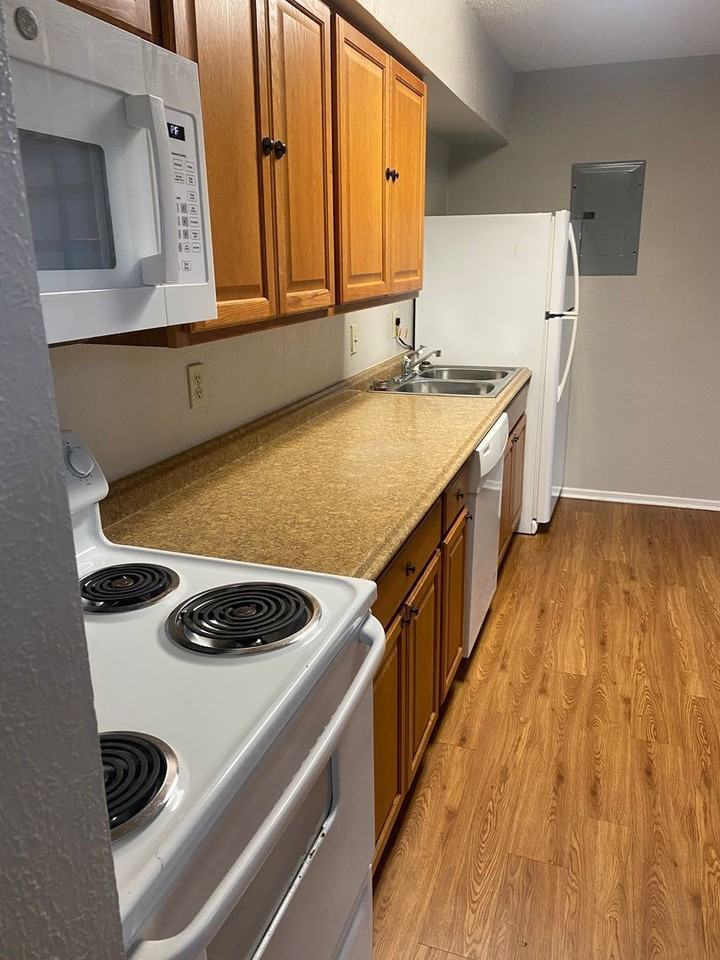 513 S Bowen Rd #J - Photo 5 of 11