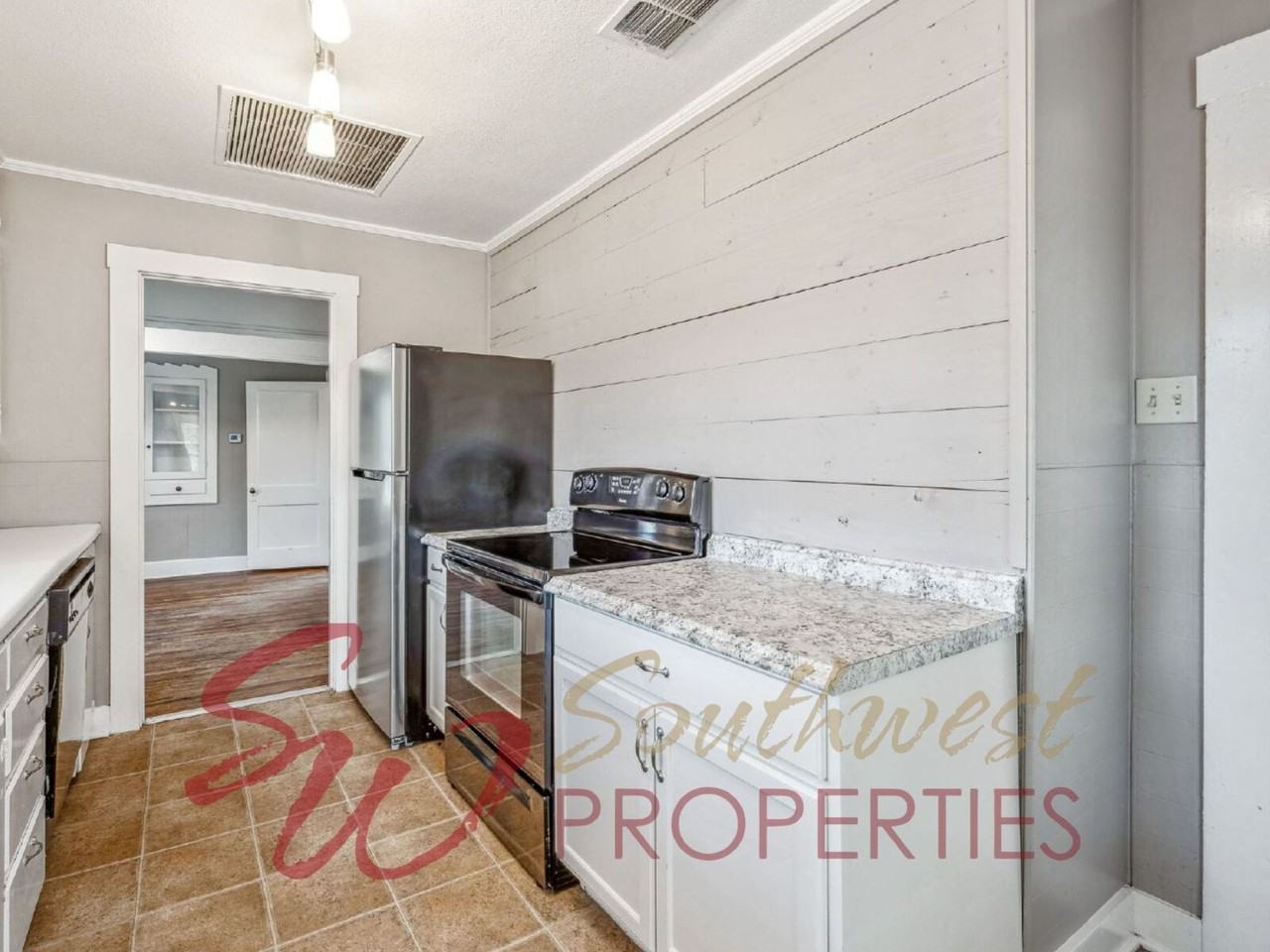 670 N Clinton St - Photo 7 of 18