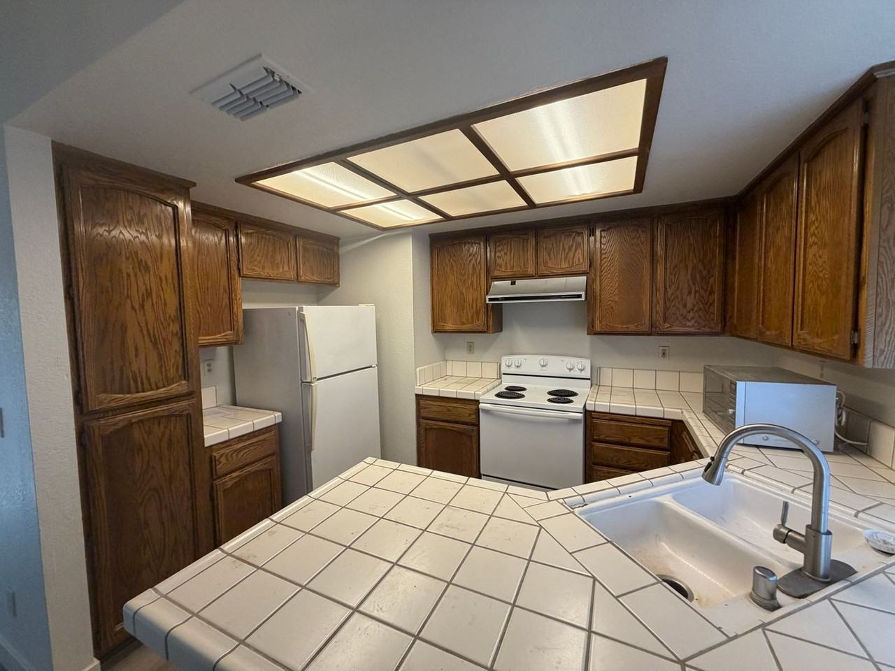 7837 Gadsby Ct - Photo 7 of 23