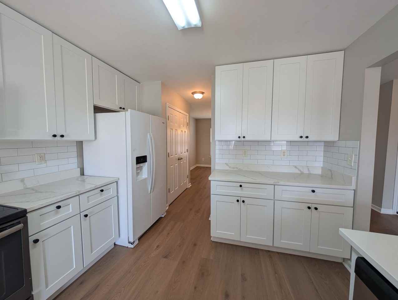 11307 Breezehill Ln - Photo 5 of 33