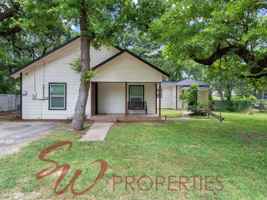 featured image of 829 N Paddock St