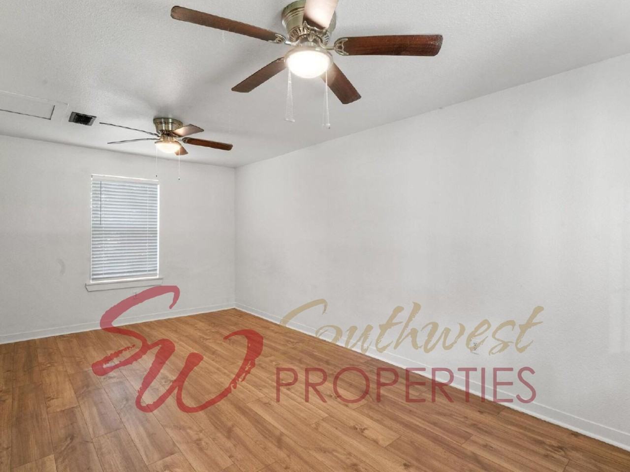 829 N Paddock St - Photo 5 of 22