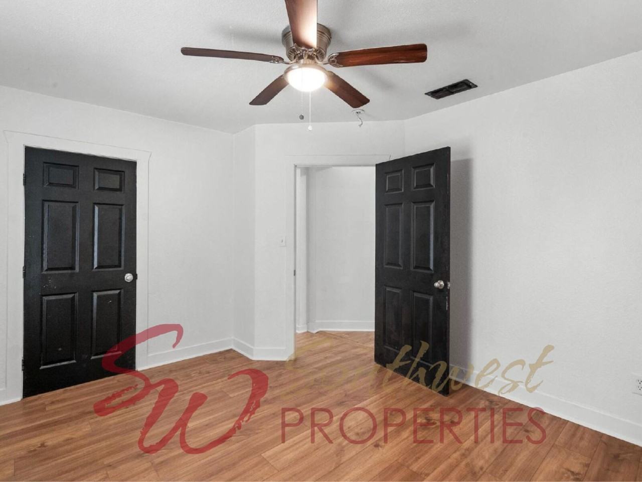 829 N Paddock St - Photo 7 of 22