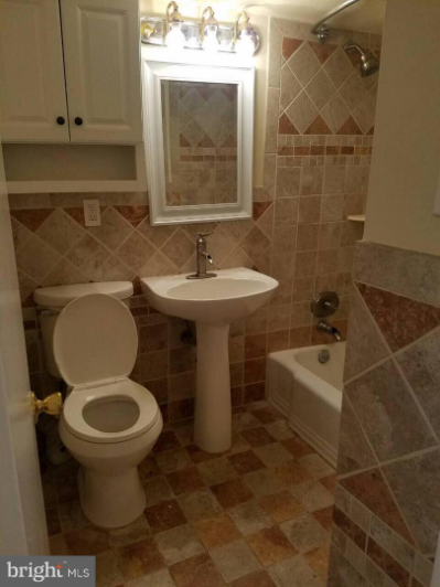 3928 Stone Gate Dr Apt D - Photo 2 of 27