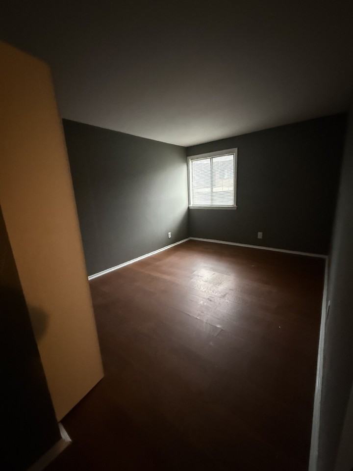 3928 Stone Gate Dr Apt D - Photo 5 of 27