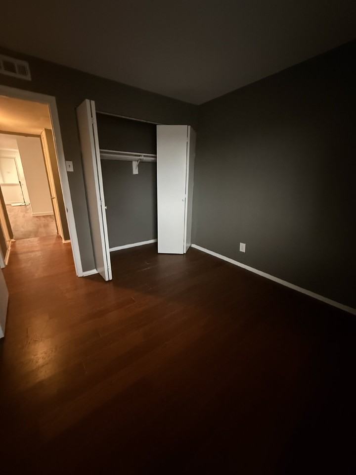 3928 Stone Gate Dr Apt D - Photo 6 of 27