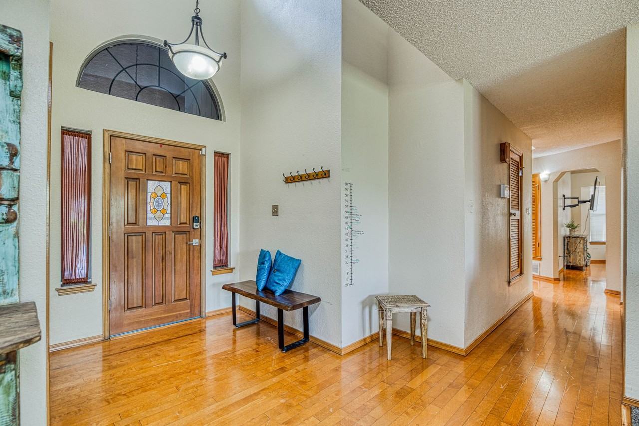 11549 James Grant Dr - Photo 6 of 32