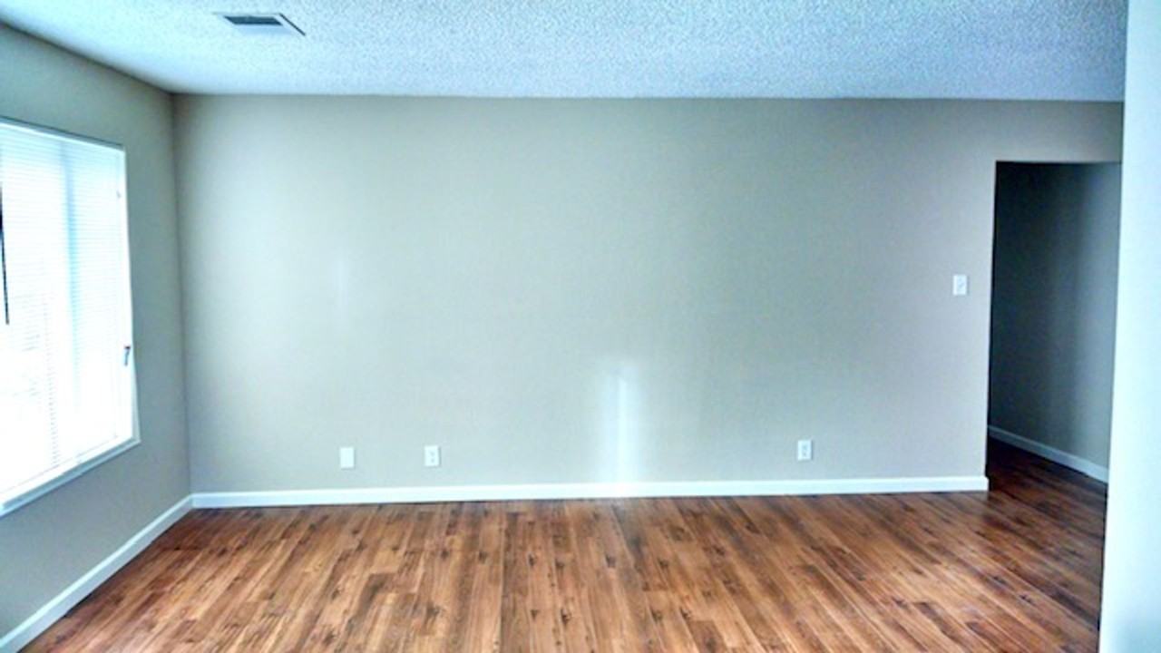 2112 L St #4 - Photo 3 of 12