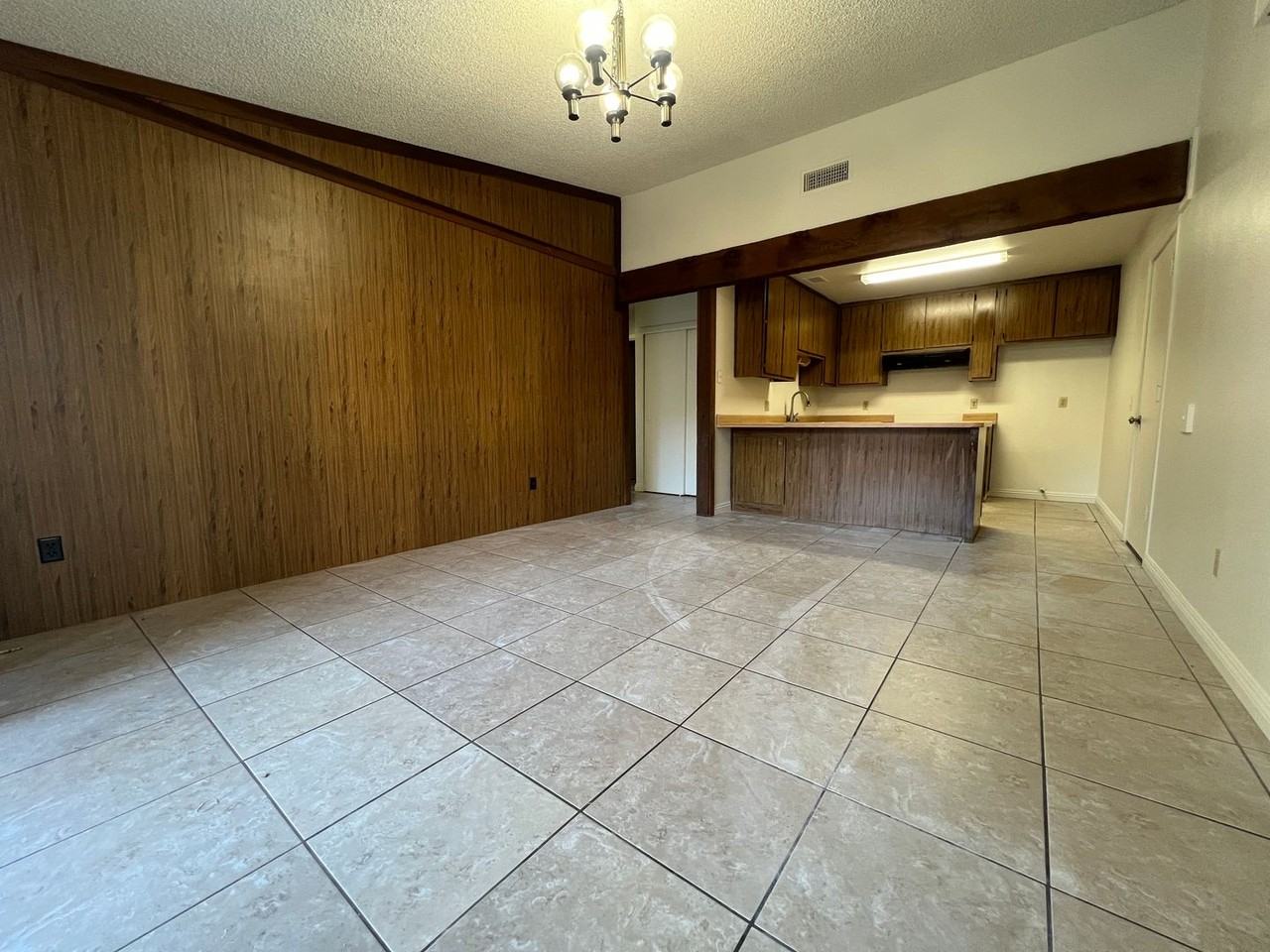 7665 Canyon Woods Ct - Photo 3 of 11