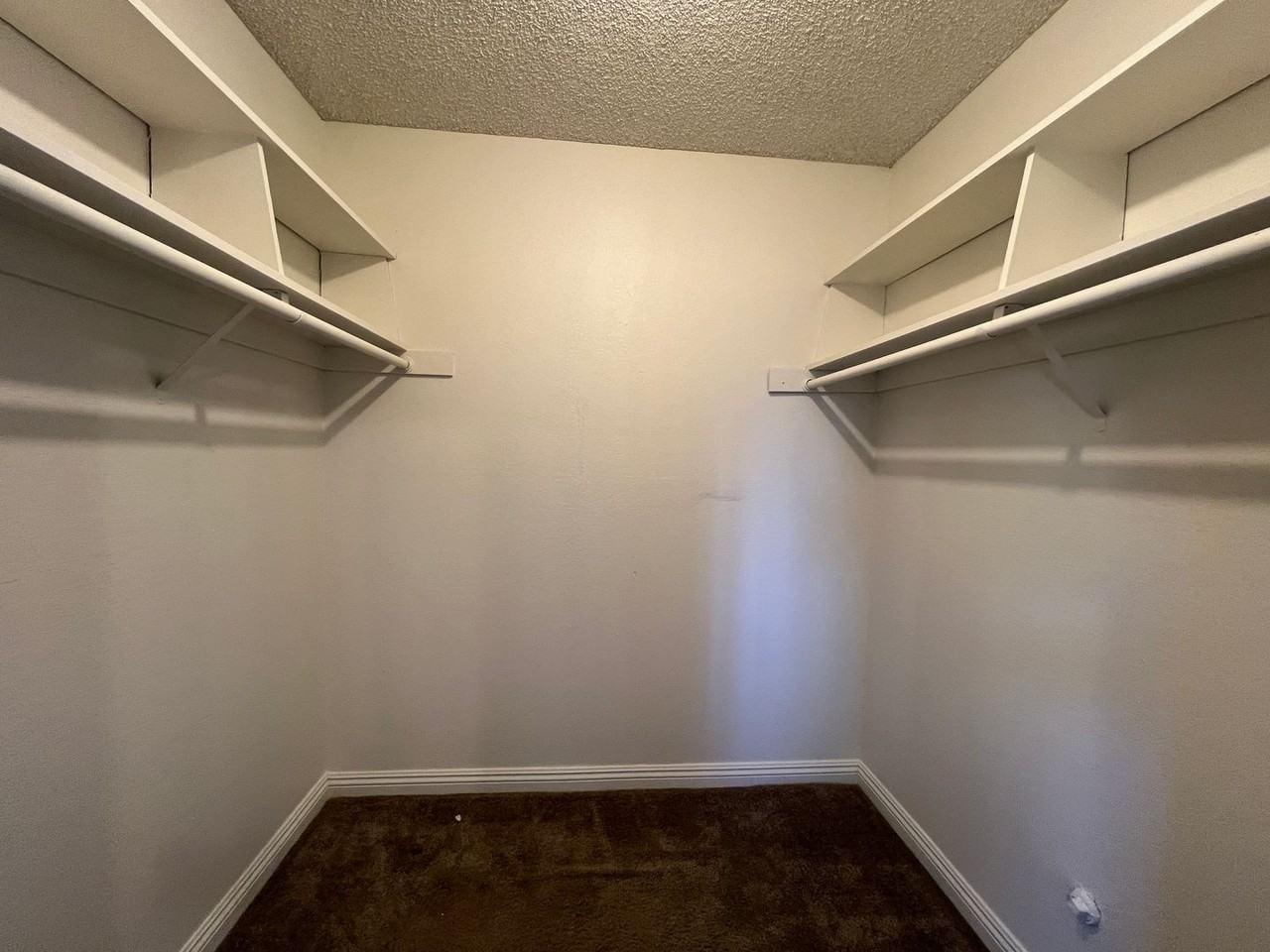 7665 Canyon Woods Ct - Photo 7 of 11