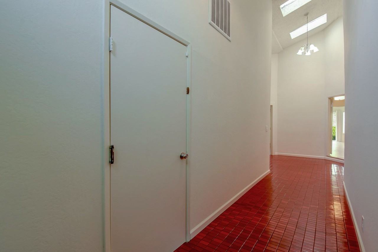 1155 Lincoln St - Photo 5 of 49