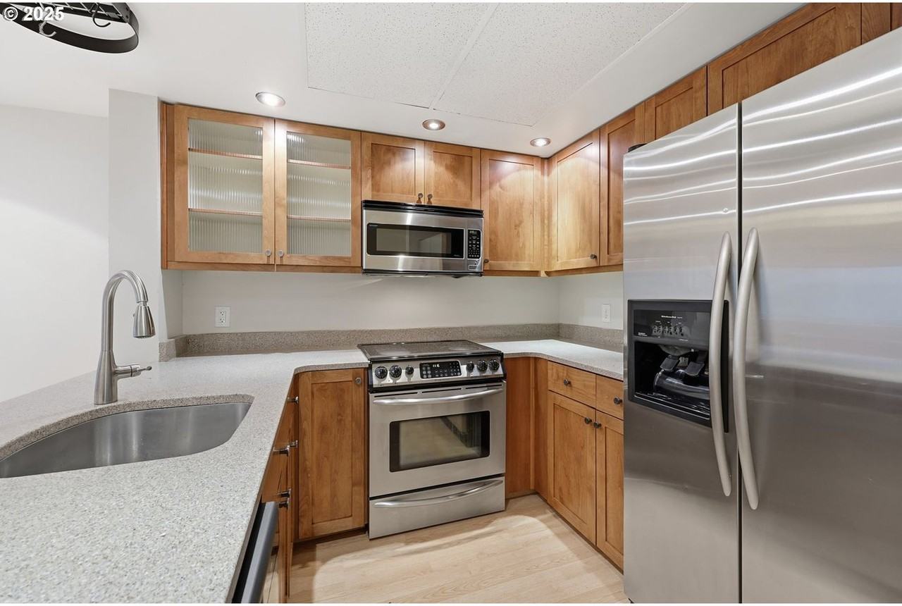 6625 W Burnside St #250 - Photo 4 of 33