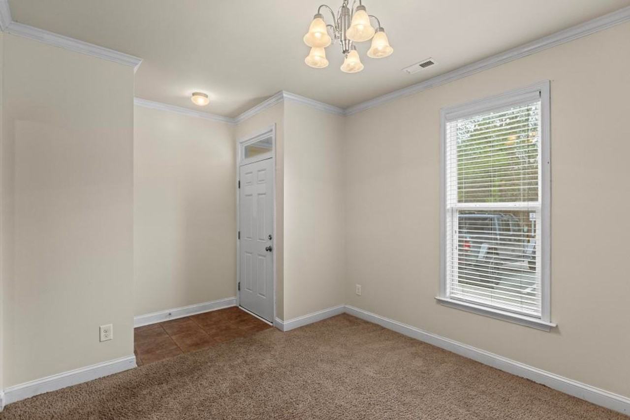 410 Glenhaven Ln - Photo 3 of 22