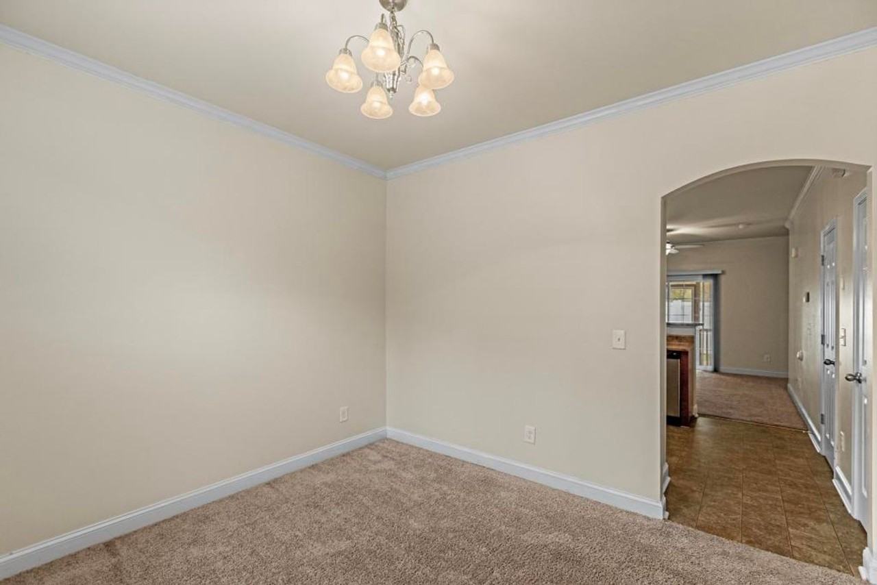 410 Glenhaven Ln - Photo 4 of 22