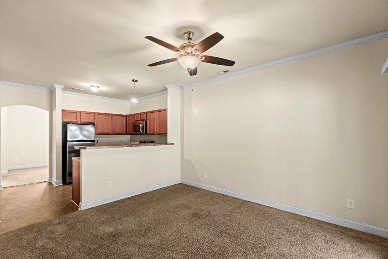 410 Glenhaven Ln - Photo 7 of 22