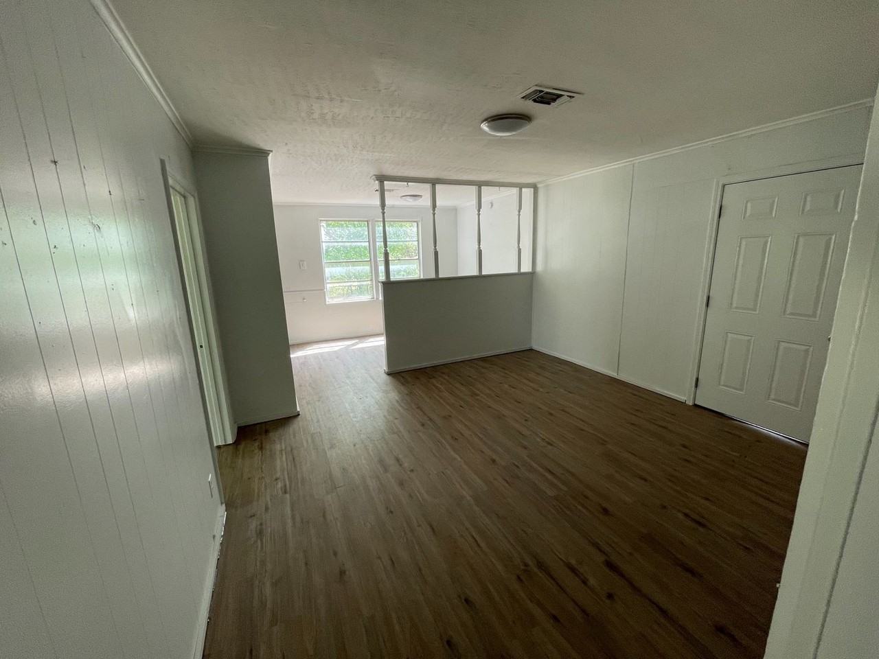 2741 Essex St - Photo 5 of 8