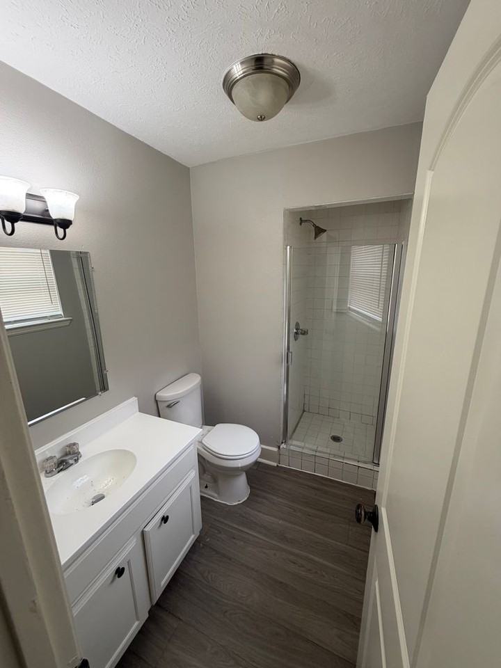 425 Price Dr - Photo 3 of 18