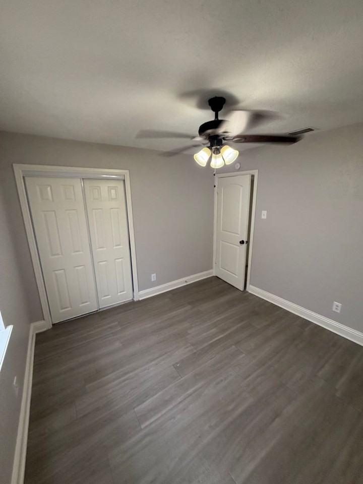 425 Price Dr - Photo 6 of 18