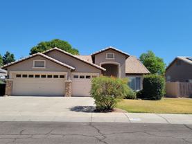 8362 W Paradise Dr - Photo 1 of 1