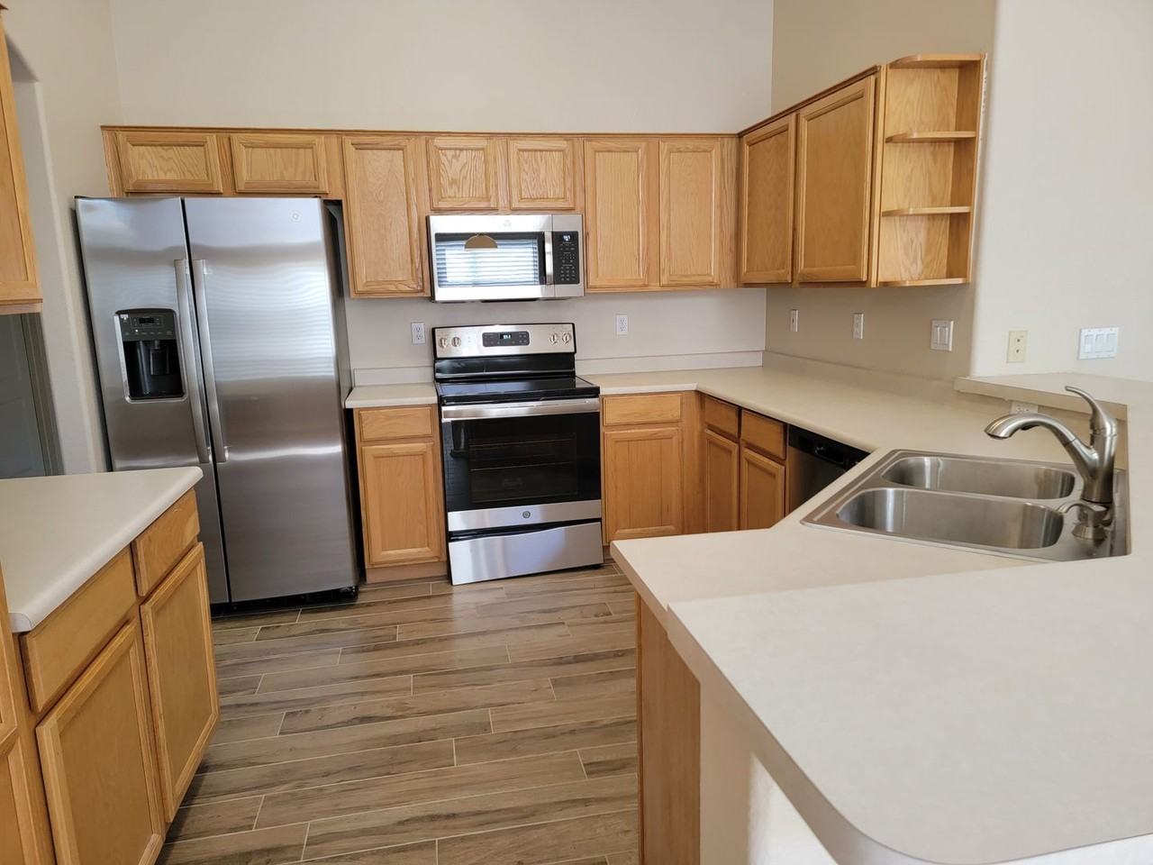 8362 W Paradise Dr - Photo 6 of 24