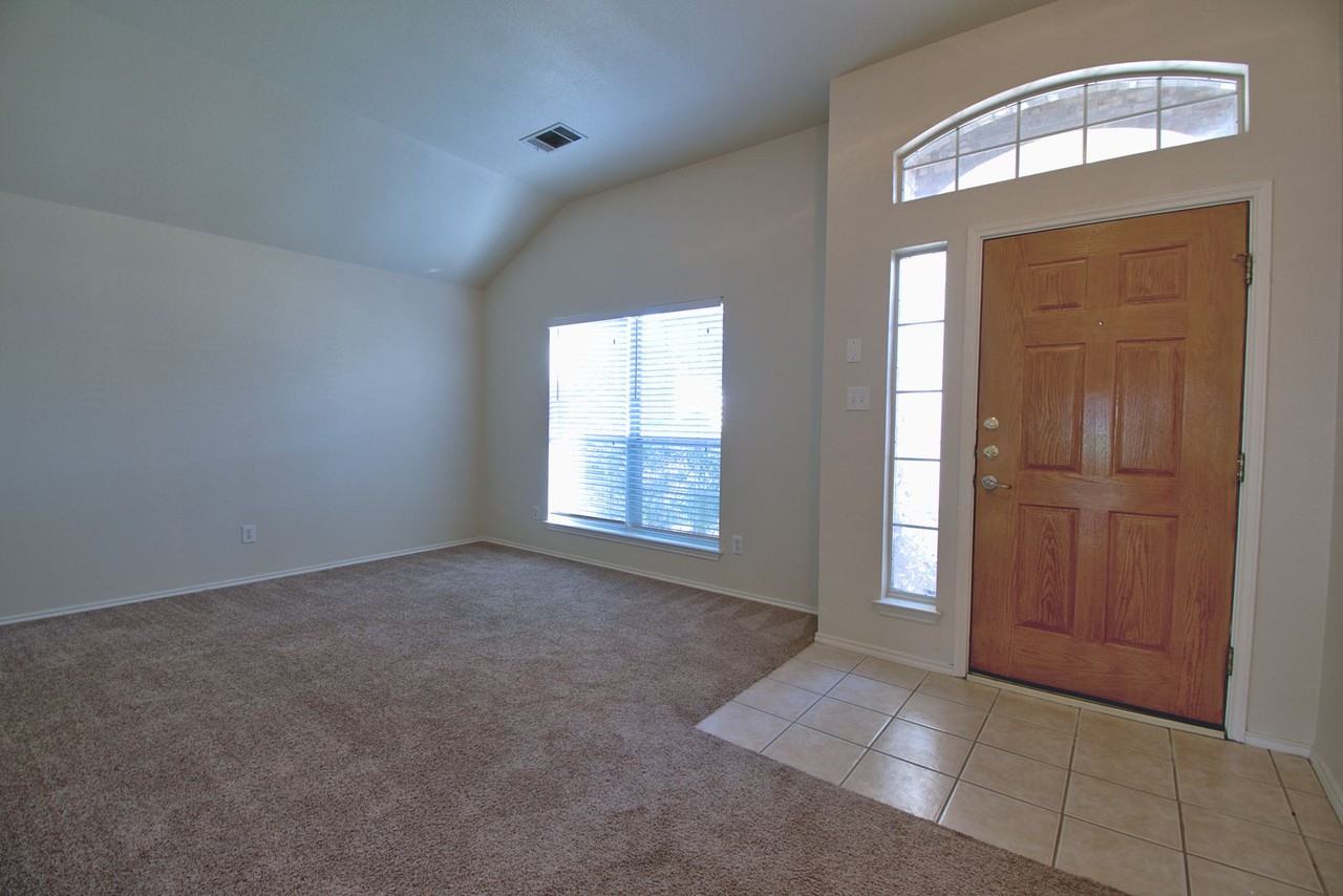 123 Aguilar Dr - Photo 5 of 23