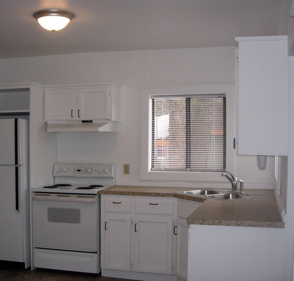 1125 Nw Albany Ave - Photo 2 of 10