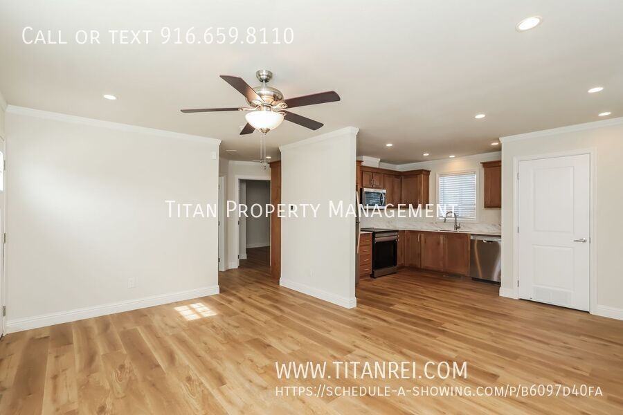 313 Vandenberg Cir #A - Photo 3 of 14
