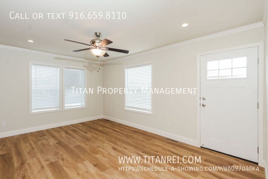 313 Vandenberg Cir #A - Photo 4 of 14