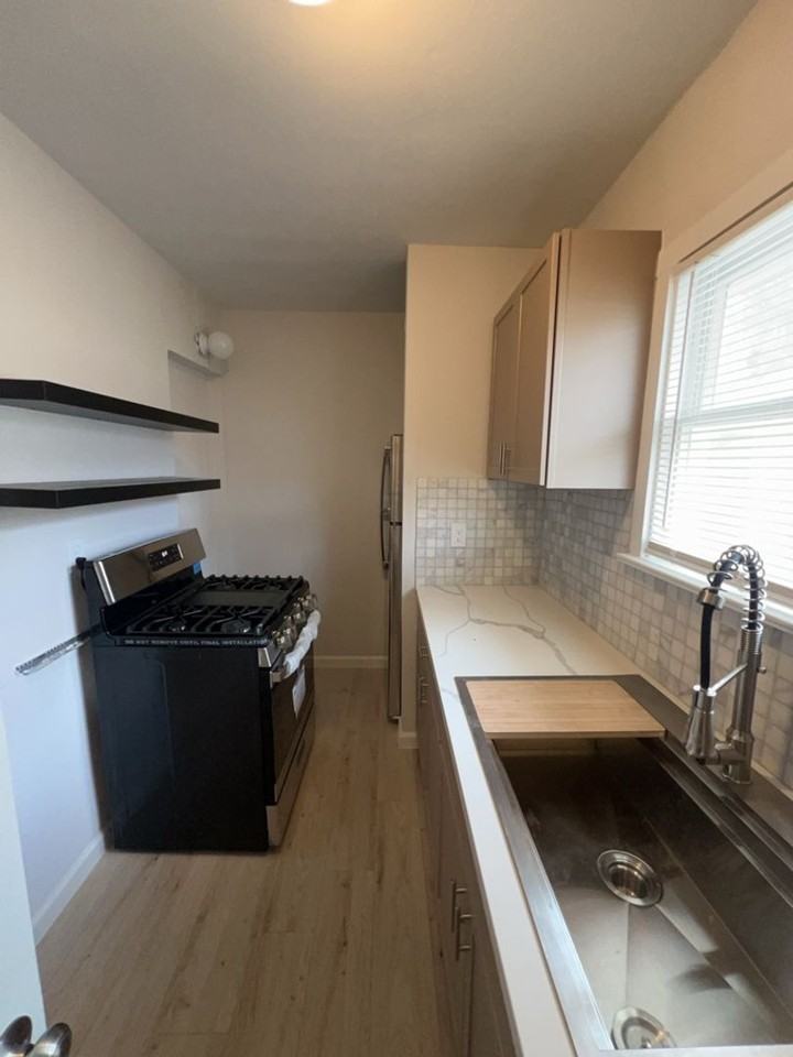 1008 Studewood St - Photo 7 of 15