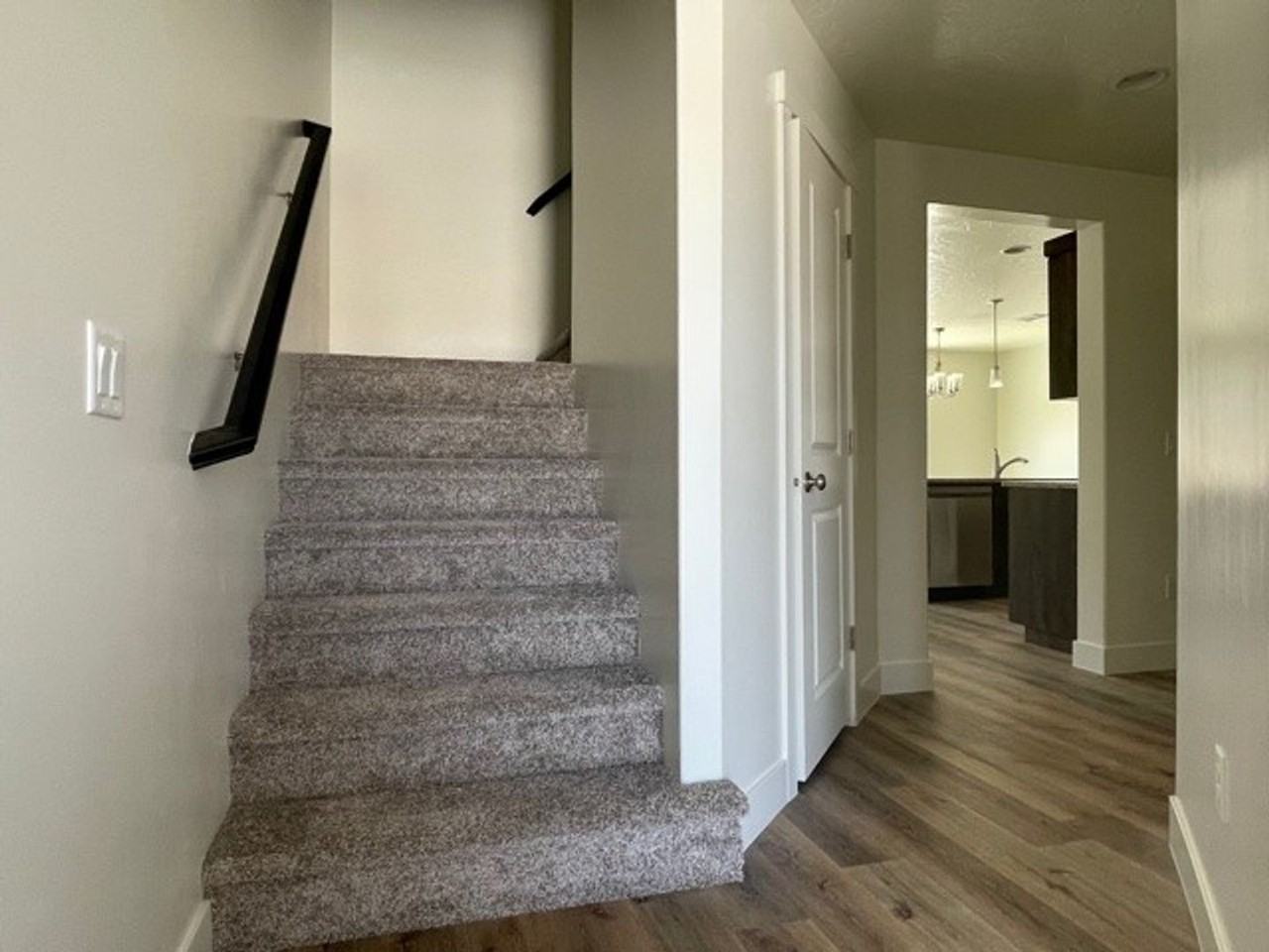 5888 S Fairlane Way - Photo 4 of 21