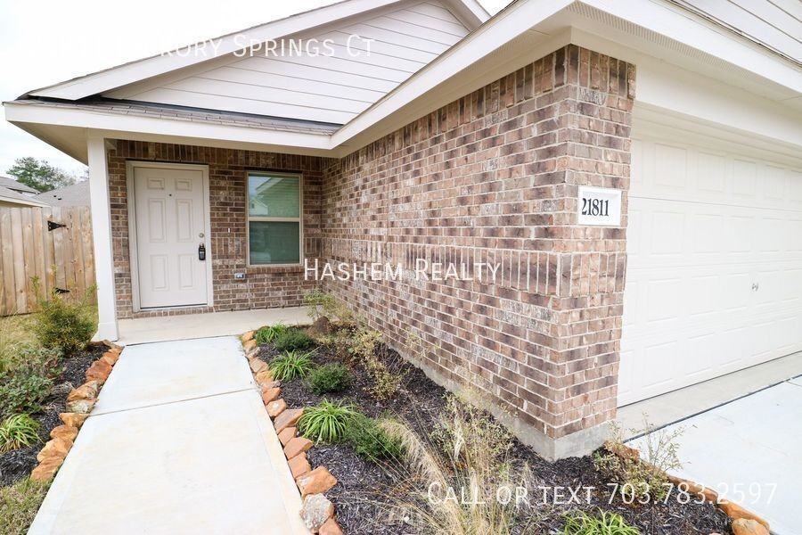 21811 Hickory Springs Ct - Photo 3 of 27