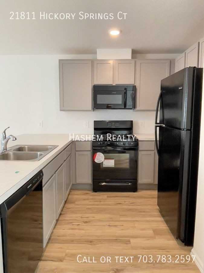 21811 Hickory Springs Ct - Photo 6 of 27