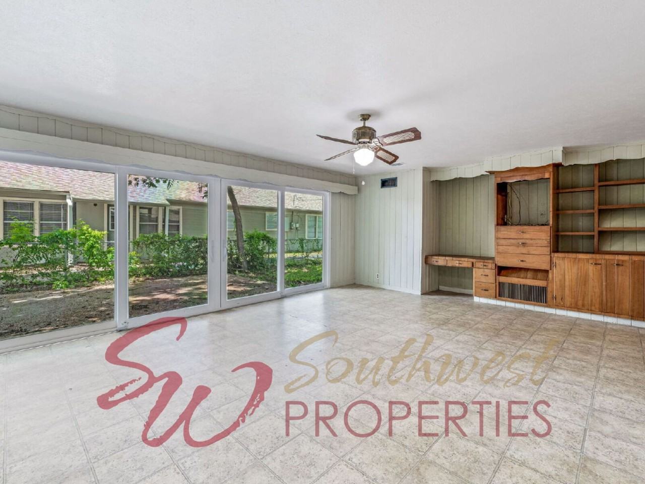 905 W Tarleton St - Photo 2 of 24