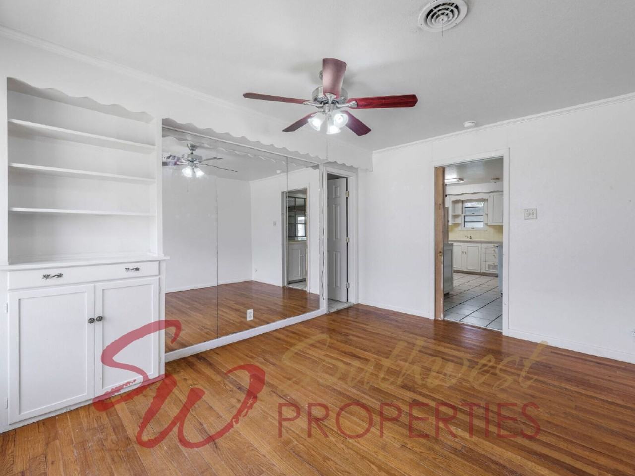 905 W Tarleton St - Photo 6 of 24