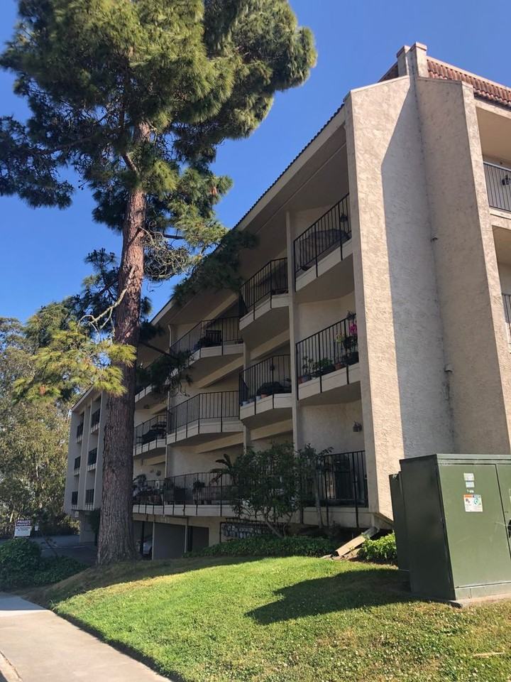 870 Park Ave #202 - Photo 2 of 17