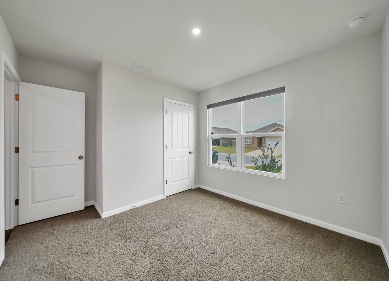 1035 Limpkin St - Photo 6 of 39