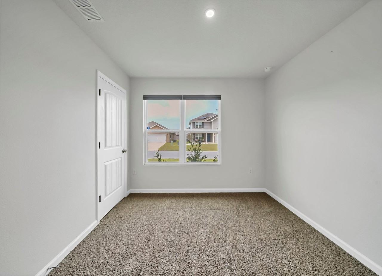 1035 Limpkin St - Photo 7 of 39