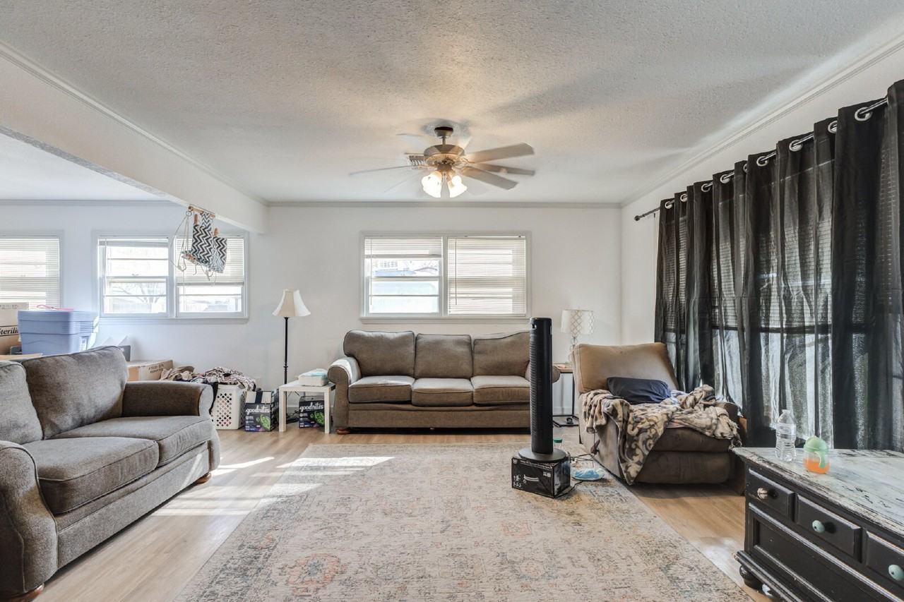 4202 44th St - Photo 6 of 21