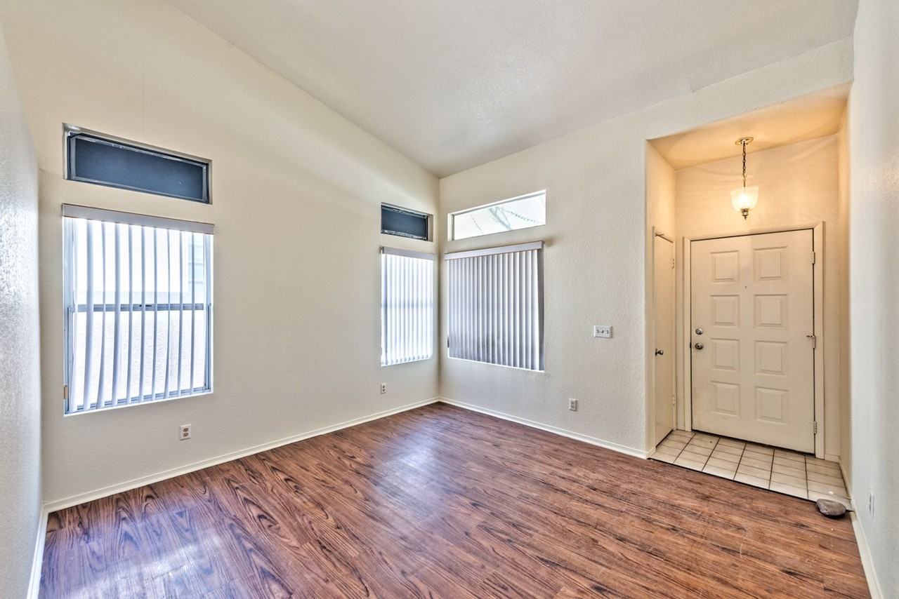 1854 Vista Del Oso Way - Photo 2 of 16