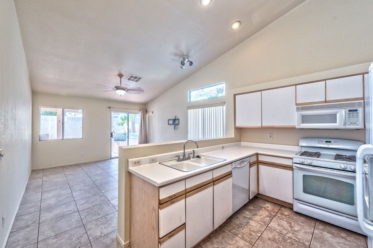 1854 Vista Del Oso Way - Photo 5 of 16