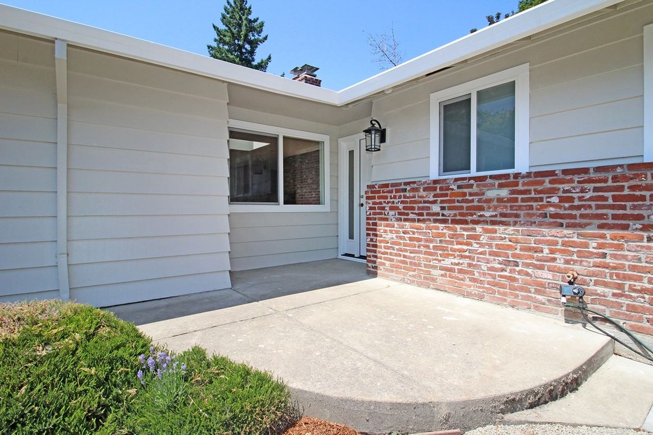 14155 Sw Red Haven Dr - Photo 2 of 28