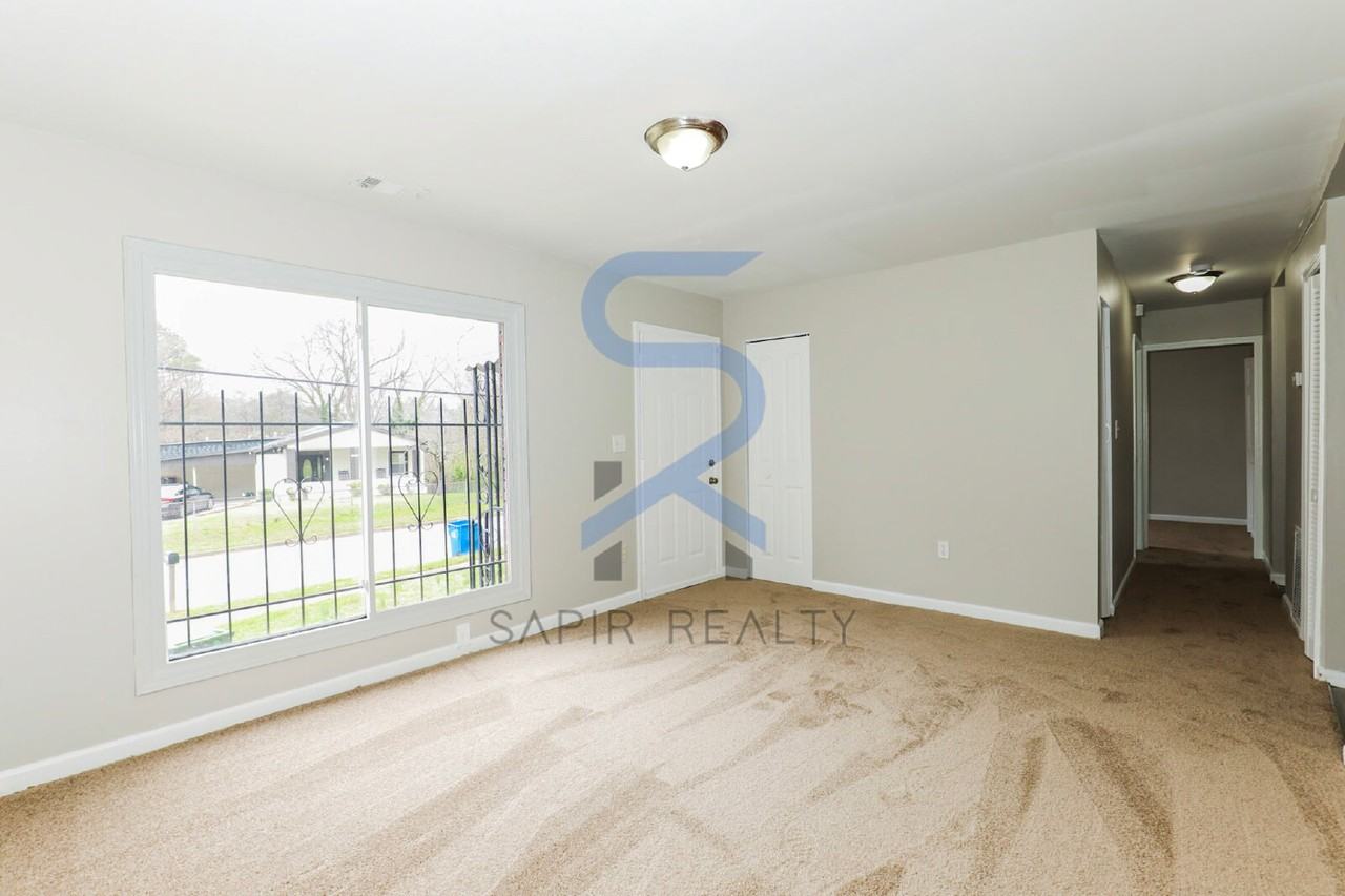 1138 Kipling St Se - Photo 4 of 14