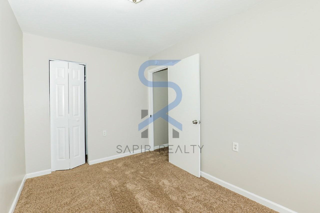 1138 Kipling St Se - Photo 5 of 14