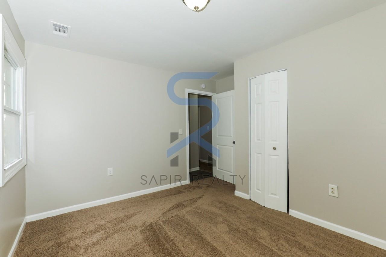 1138 Kipling St Se - Photo 7 of 14