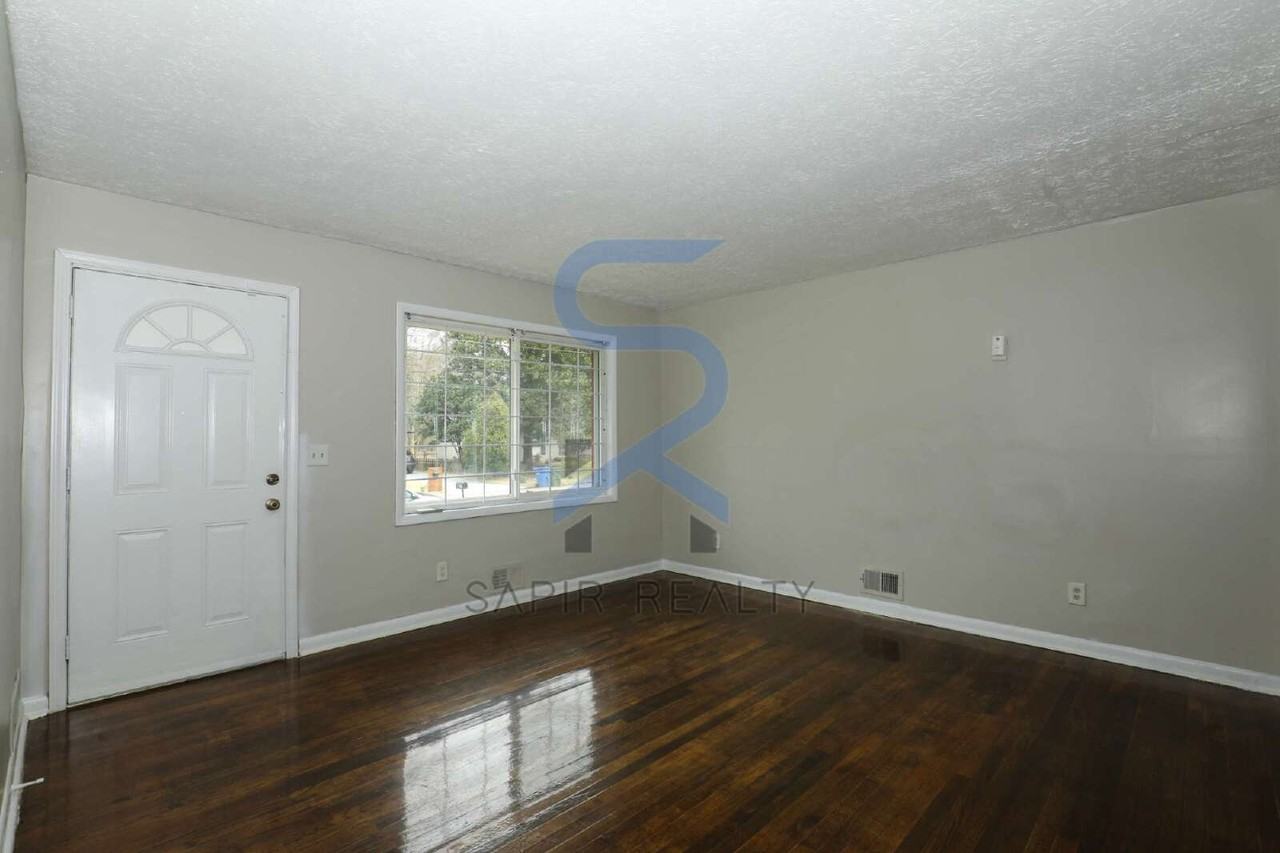 722 Tara Cir Se - Photo 2 of 16